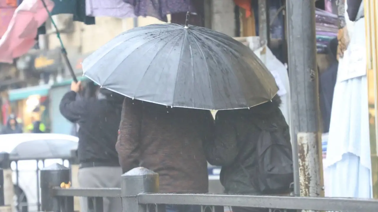 أمطار غزيرة وزخات برد مرتقبة في عدة مناطق يوم الخميس المقبل